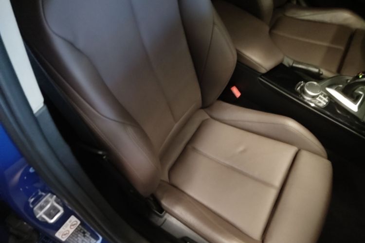 BMW 3 Series 2018 immagine di auto #20