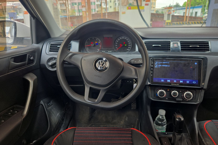 Volkswagen Santana 2019 car image #11