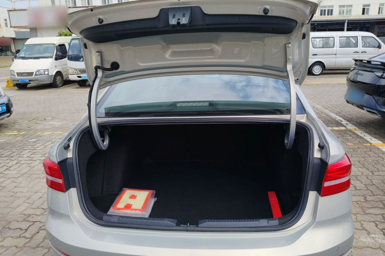 Volkswagen Lavida 2019 imagen de coche #19