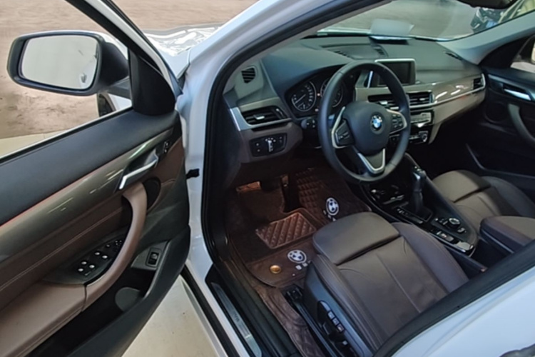 BMW X1 2018 car image #16