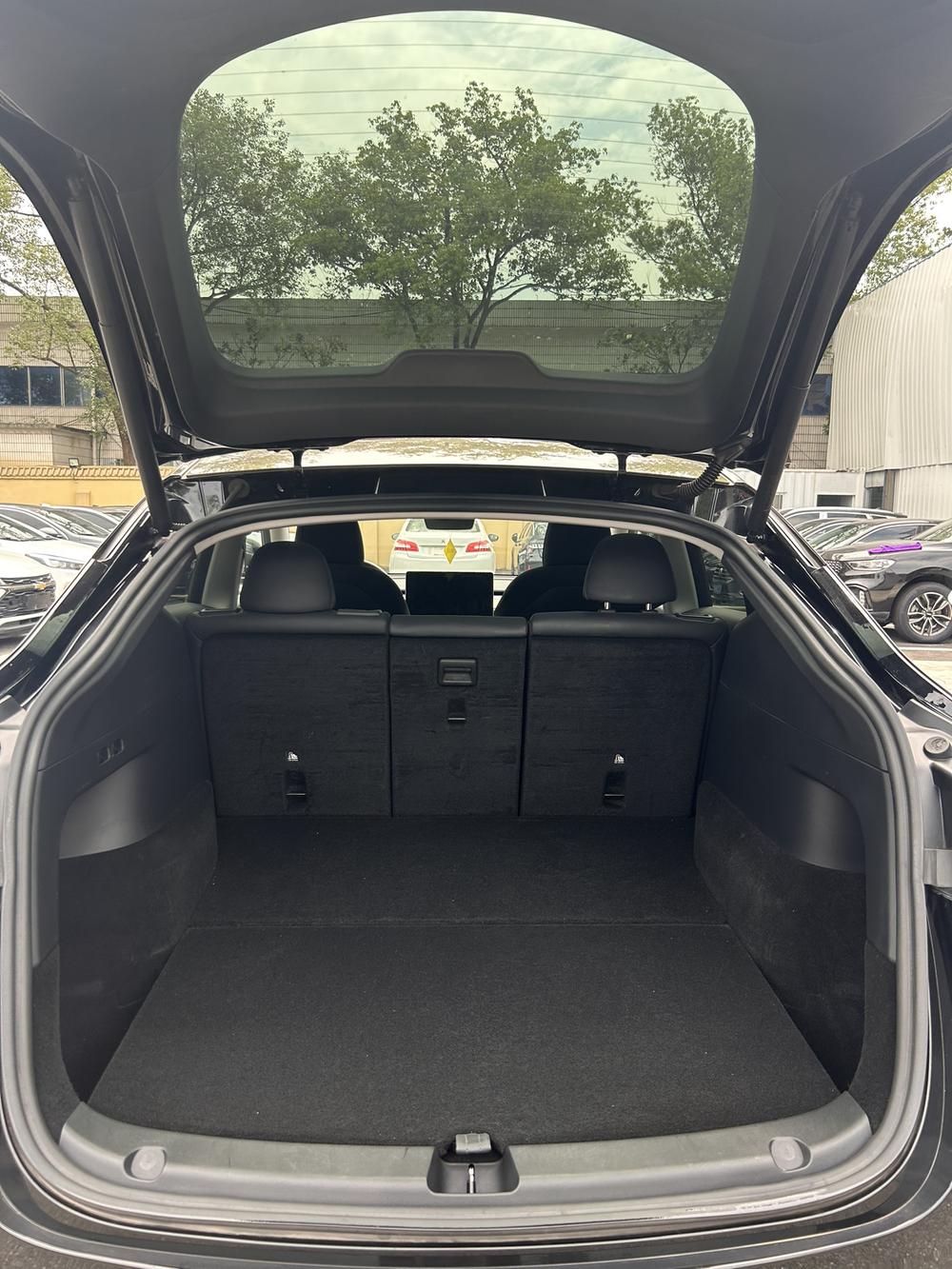 Tesla Model Y 2022 #11 Tesla Model Y 2022 car image #11