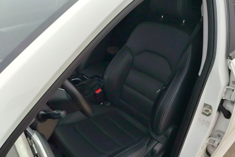 GEELY Emgrand 2020 car image #15
