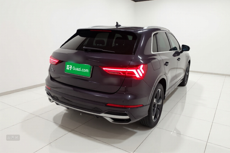 Audi Q3 2021 car image #7