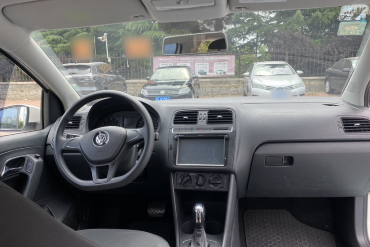 Volkswagen Polo 2016 car image #9