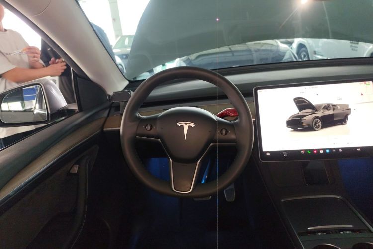 Tesla Model Y 2023 #11 Tesla Model Y 2023 car image #11