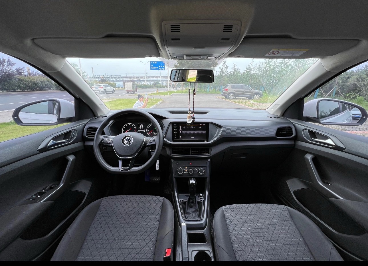 Volkswagen T-Cross 2021 immagine di auto #3