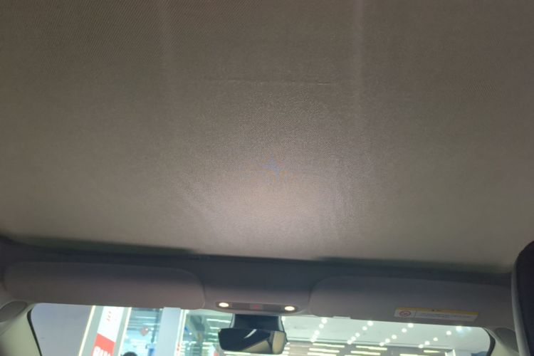 Tesla Model 3 2022 car image #18