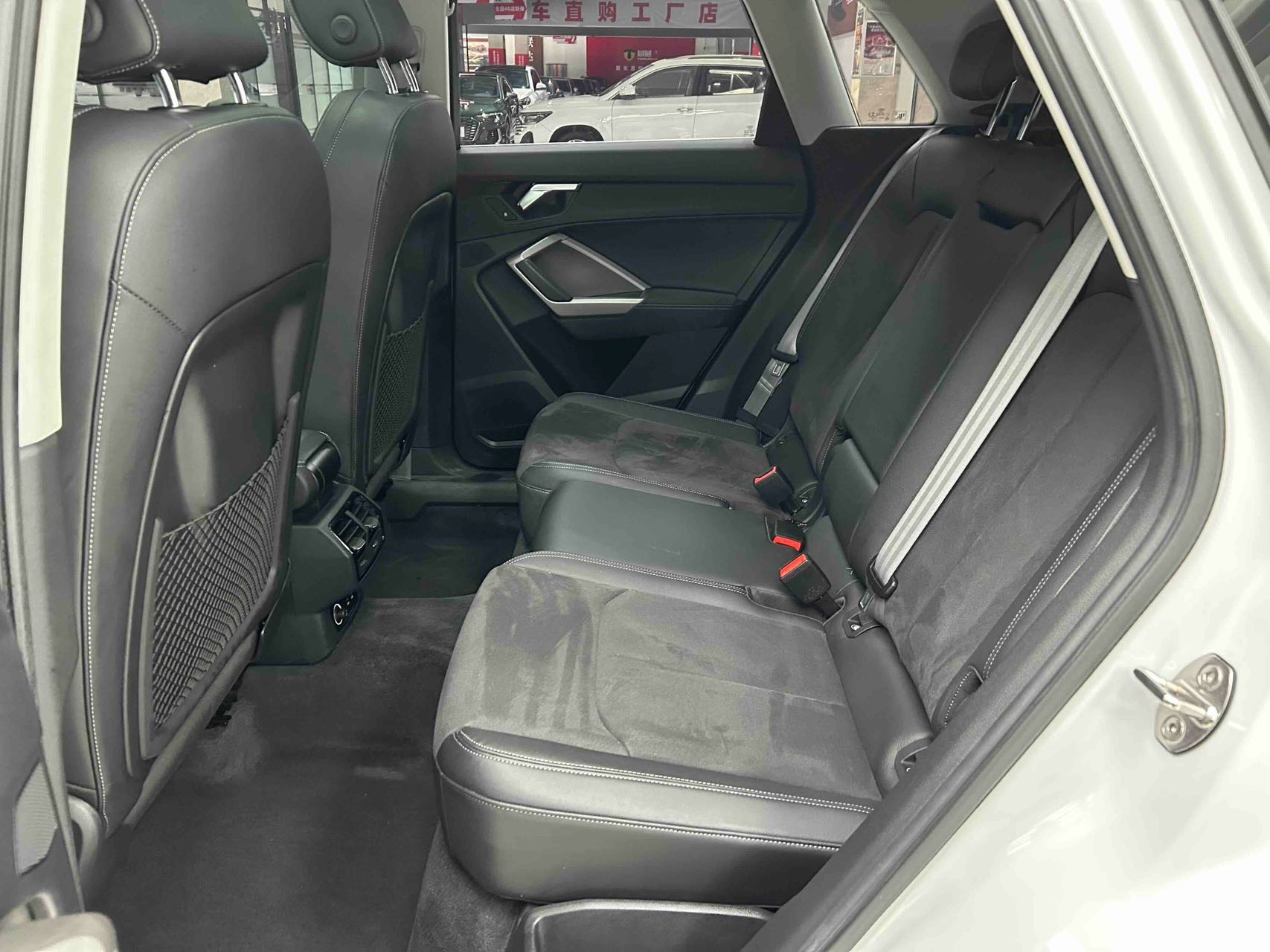 Audi Q3 2022 car image #10