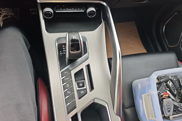 GEELY Coolray 2019 immagine di auto #14