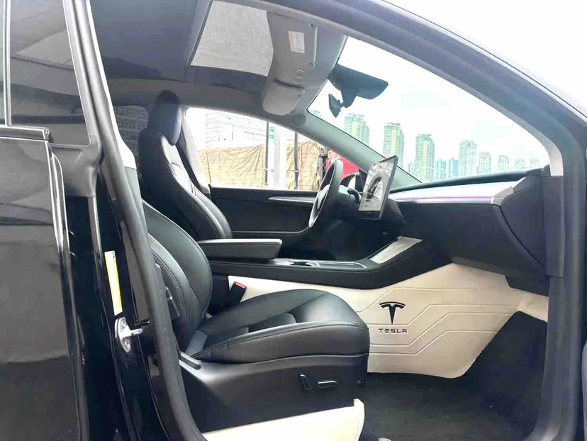 Tesla Model Y 2024 #6 Tesla Model Y 2024 car image #6
