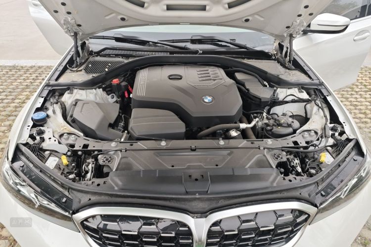 BMW 3 Series 2023 #22 BMW 3 Series 2023 car image #22