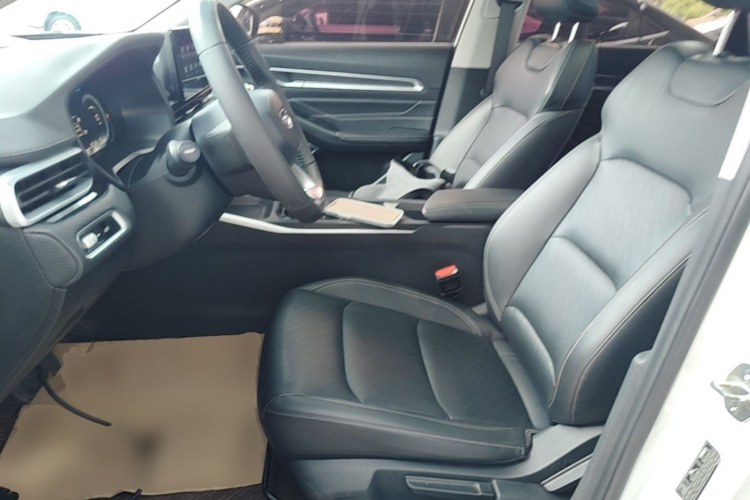 GEELY Emgrand 2022 car image #15
