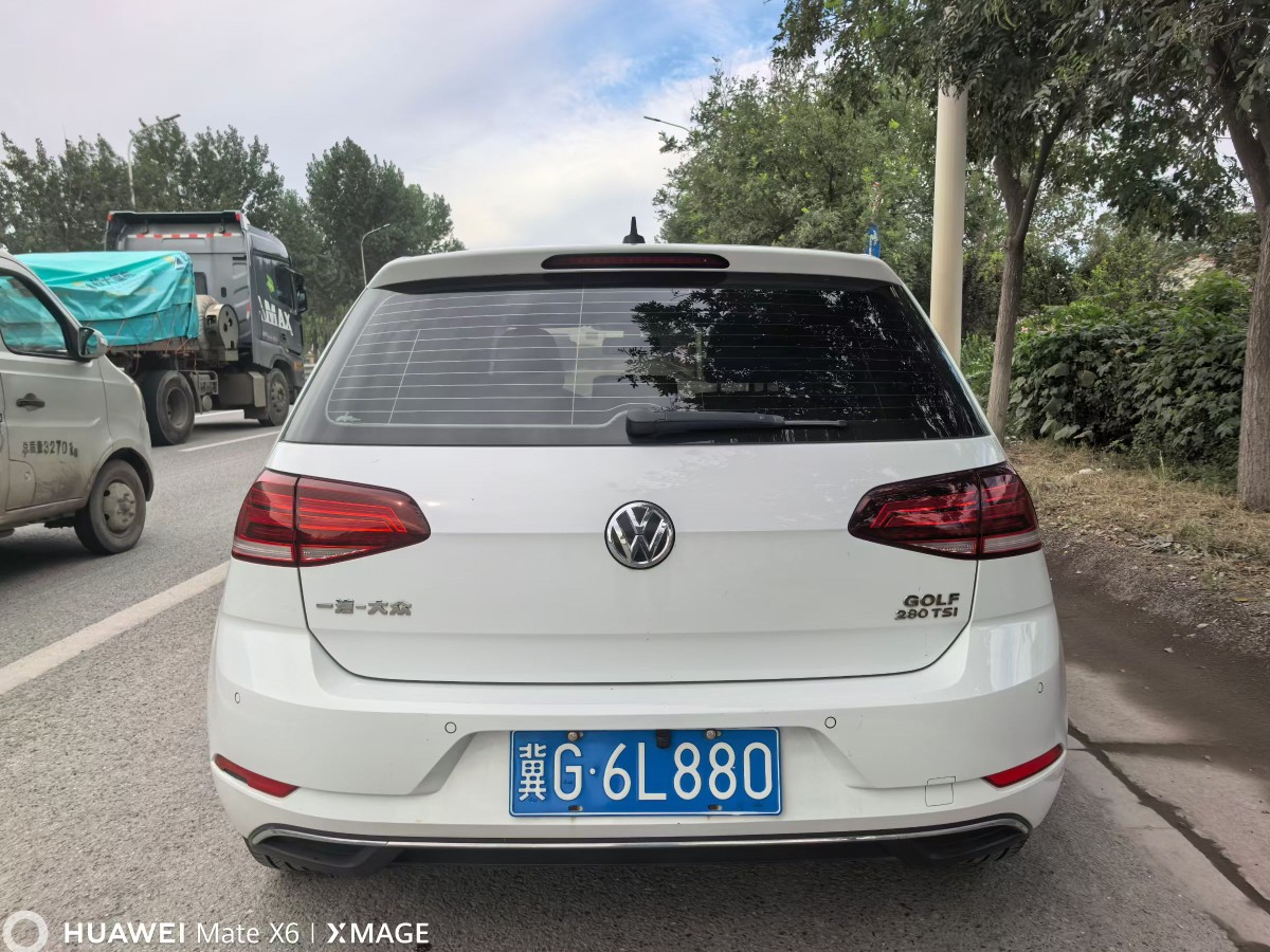 Volkswagen Golf 2019 car image #8