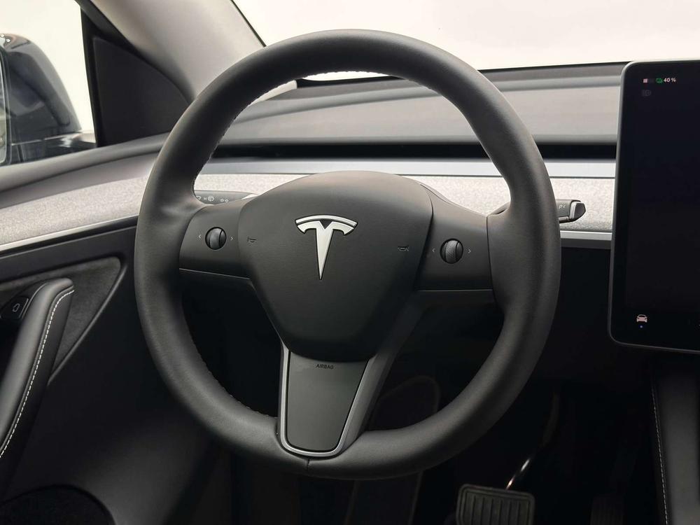 Tesla Model Y 2023 #15 Tesla Model Y 2023 car image #15