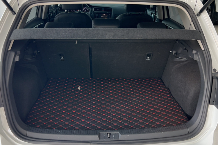 Volkswagen Golf 2019 car image #21