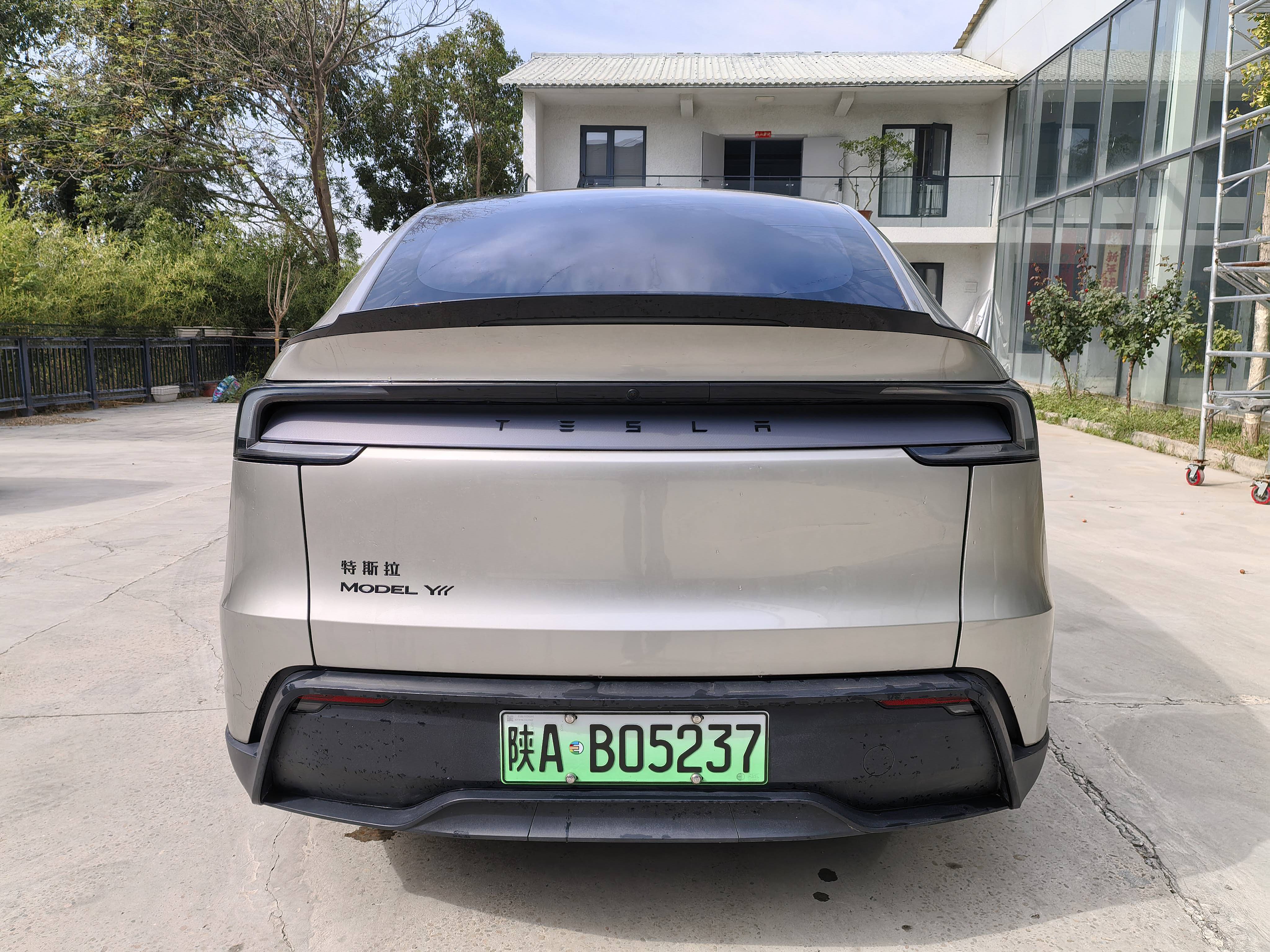 Tesla Model Y L 2025 #9 Tesla Model Y L 2025 imagen de coche #9