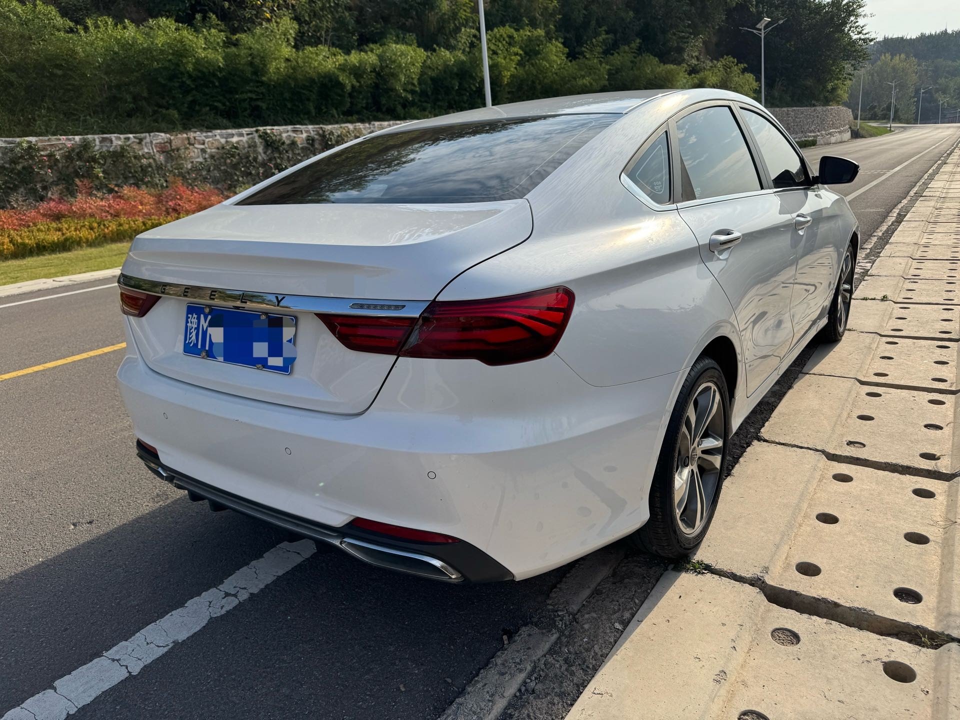 GEELY Binray 2019 car image #6