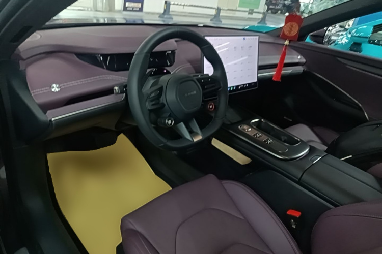 MI SU7 2024 immagine di auto #11