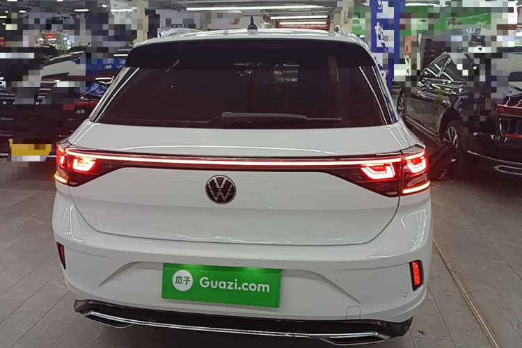 Volkswagen T-Roc 2024 car image #4