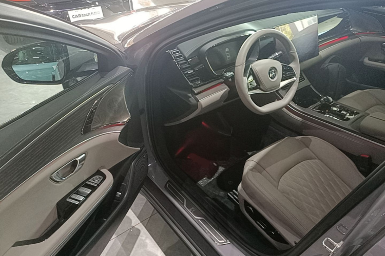 BYD Han 2024 car image #16