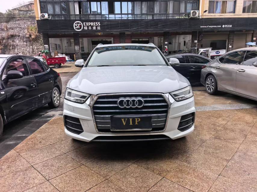 Audi Q3 2019 car image #3