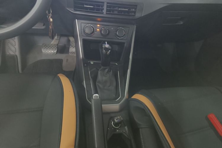 Volkswagen Polo 2019 car image #14