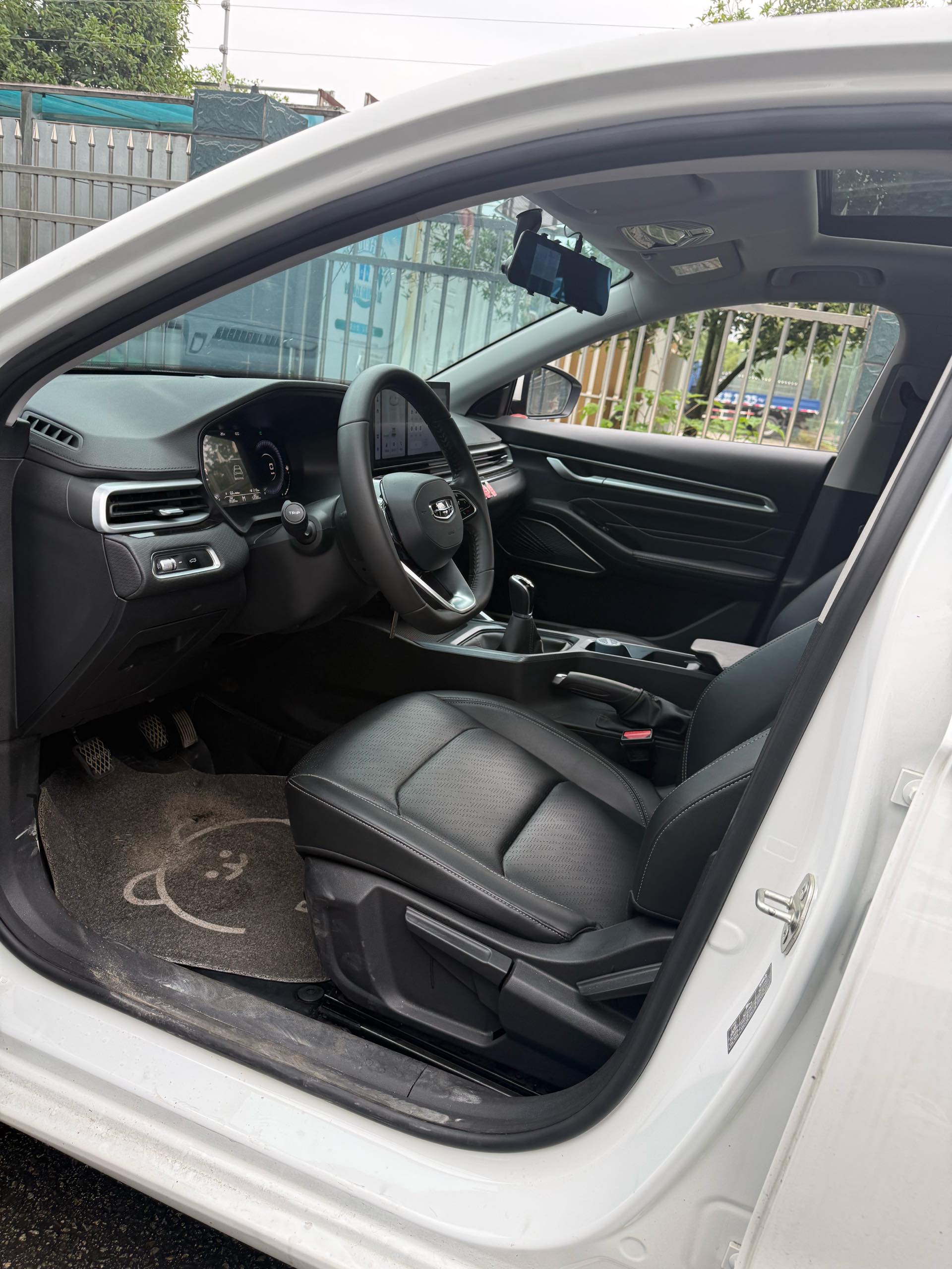 GEELY Emgrand 2023 car image #3
