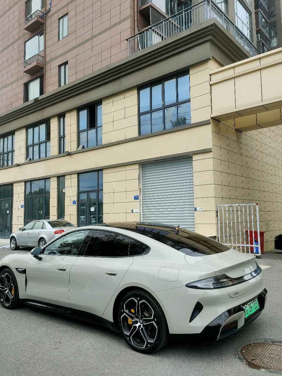 MI SU7 2024 car image #7
