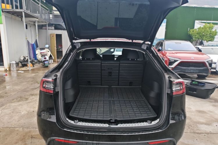 Tesla Model Y 2021 car image #19