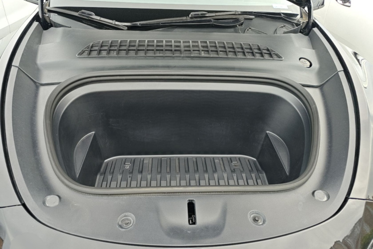 Tesla Model Y 2023 #20 Tesla Model Y 2023 immagine di auto #20