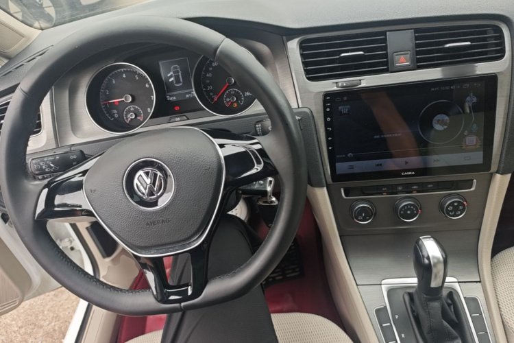 Volkswagen Golf 2016 car image #10
