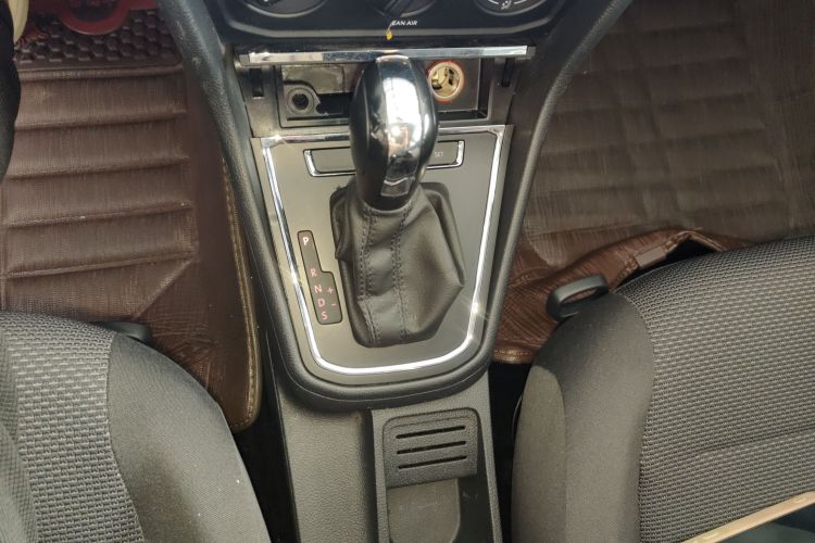 Volkswagen Bora 2019 immagine di auto #14