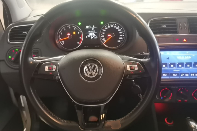 Volkswagen Polo 2017 #15 Volkswagen Polo 2017 car image #15