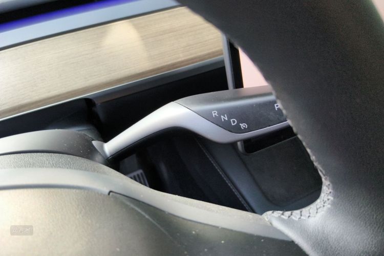 Tesla Model Y 2022 car image #16