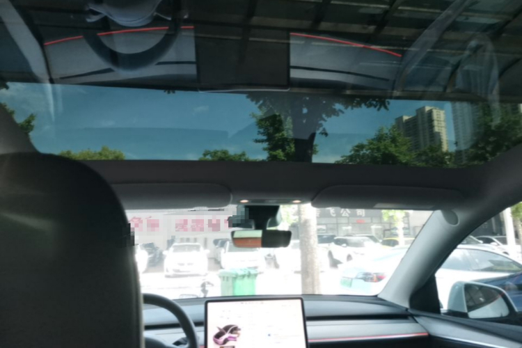 Tesla Model Y 2024 car image #23