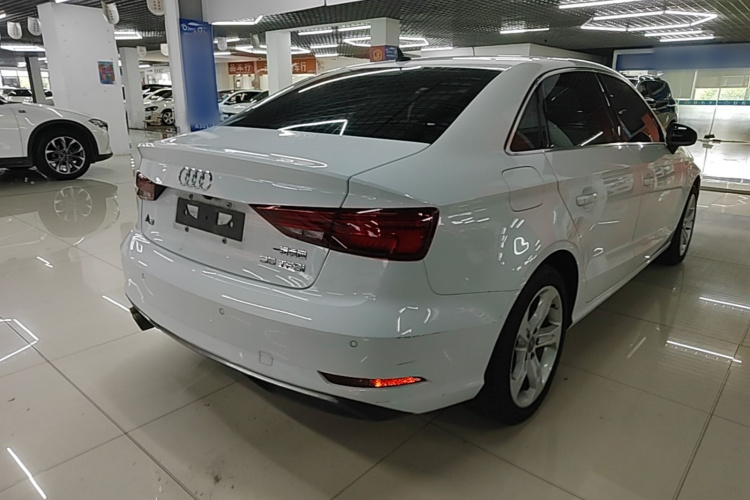 Audi A3 2019 car image #7