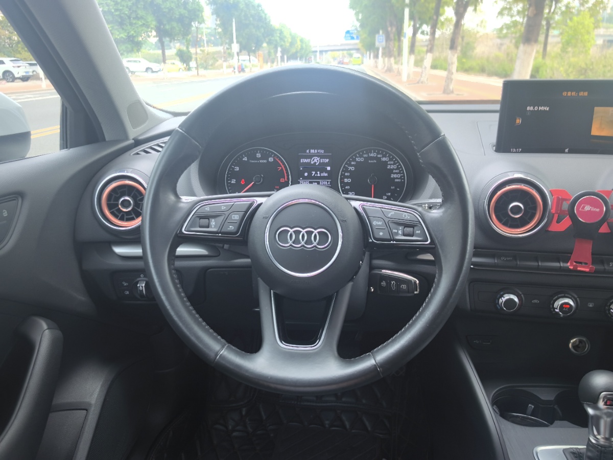 Audi A3 2019 car image #13