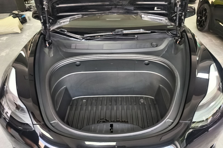 Tesla Model 3 2022 car image #20