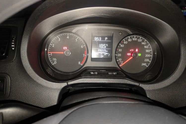 Volkswagen Polo 2018 car image #12