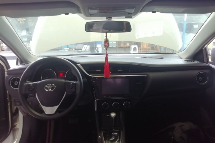 Toyota Corolla 2018 car image #10