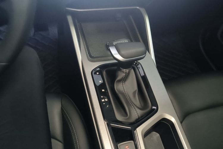 GEELY Emgrand 2024 car image #14