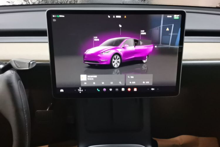 Tesla Model Y 2023 #13 Tesla Model Y 2023 car image #13