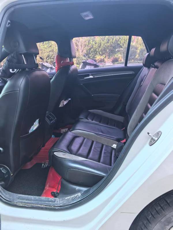 Volkswagen Golf 2017 car image #6