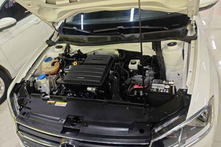 Volkswagen Bora 2022 car image #22