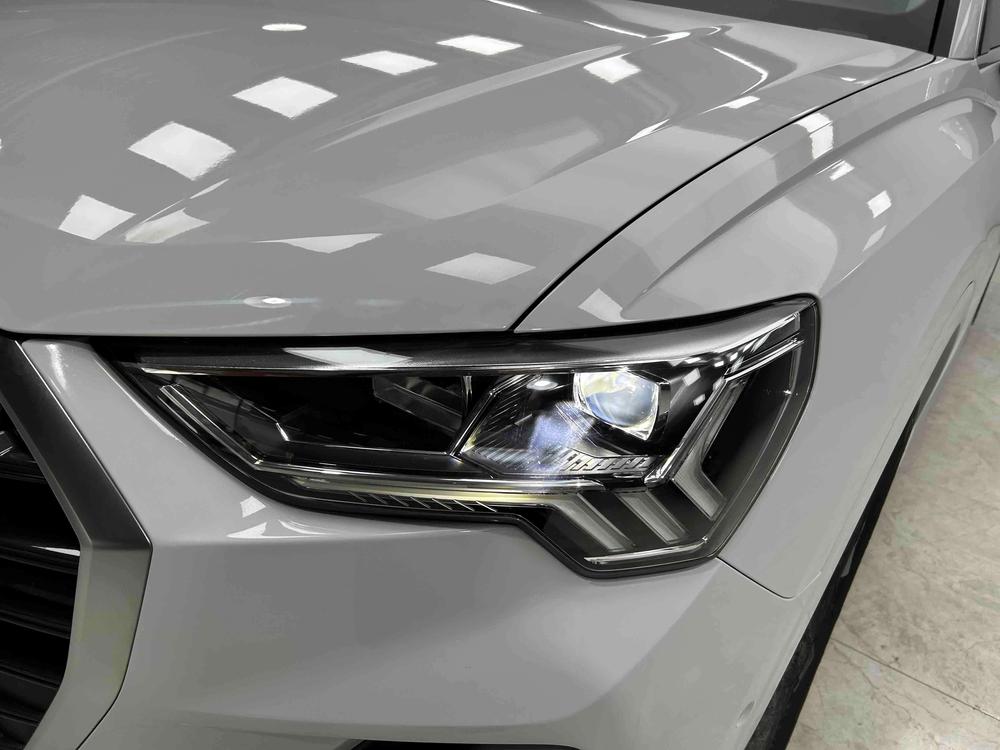 Audi Q3 2022 car image #8