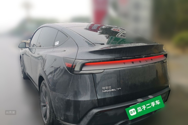 Tesla Model Y 2025 #5 Tesla Model Y 2025 car image #5