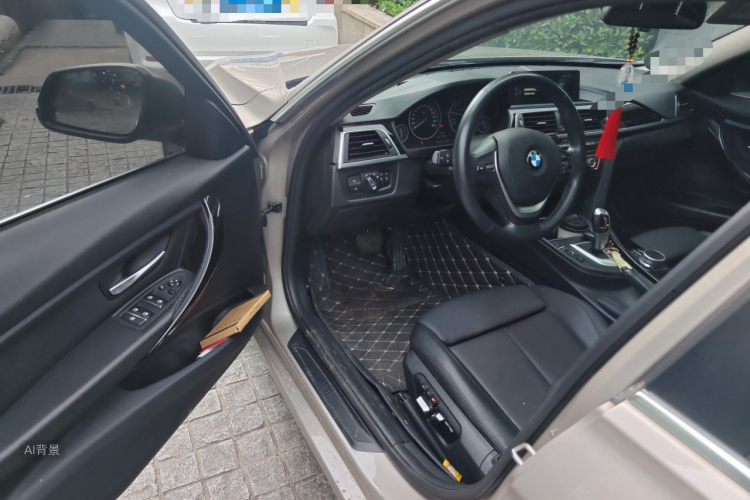 BMW 3 Series 2019 car image #18