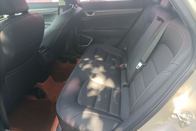 GEELY Emgrand GS 2018 car image #17