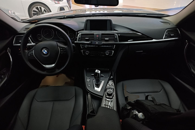 BMW 3 Series 2017 #10 BMW 3 Series 2017 car image #10