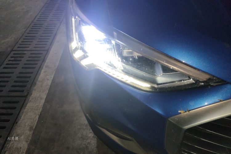Audi Q3 2020 car image #8